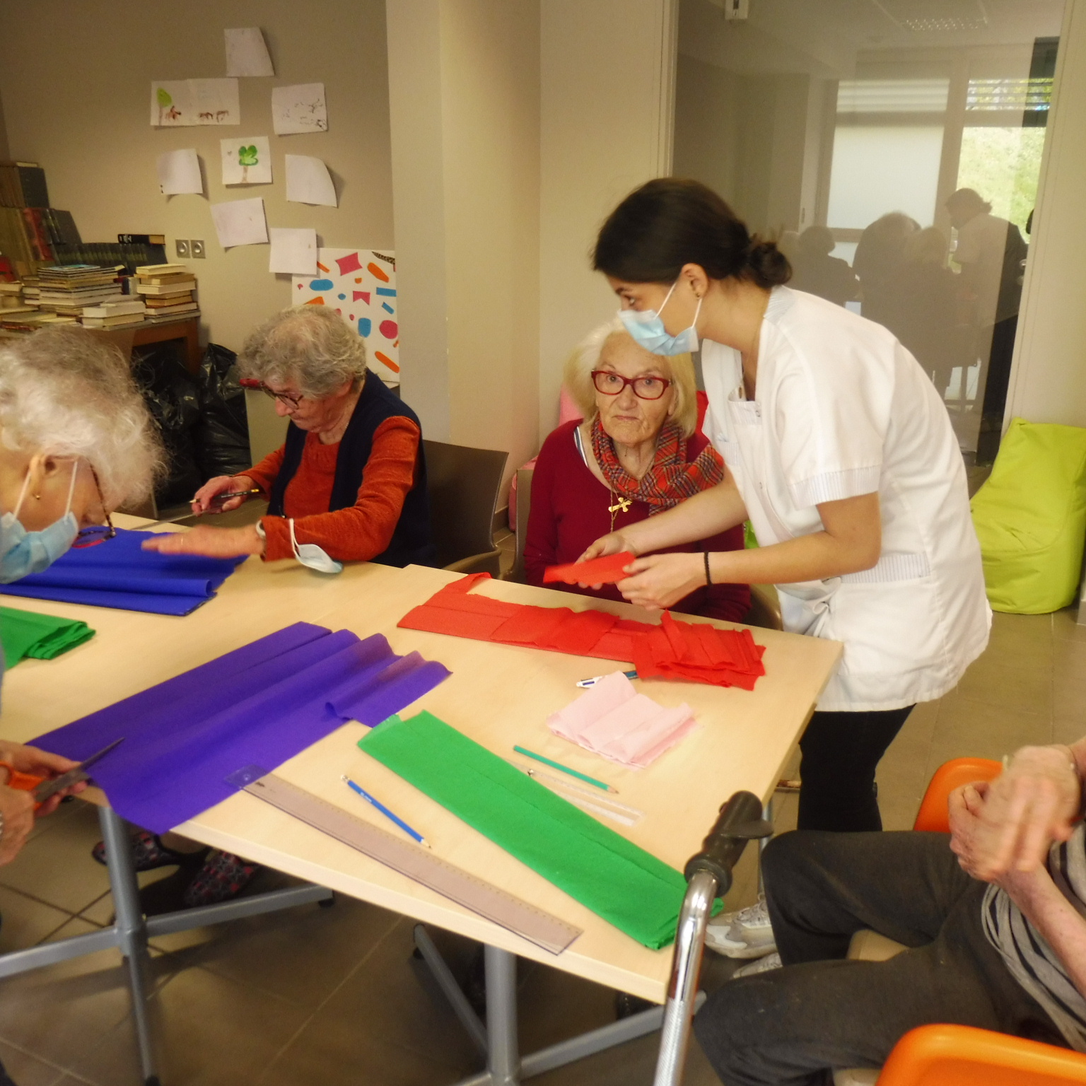 Atelier Cr atif Avec Ana s EHPAD MARIE GOY atelier-cr-atif-avec-ana-s-ehpad-marie-goy